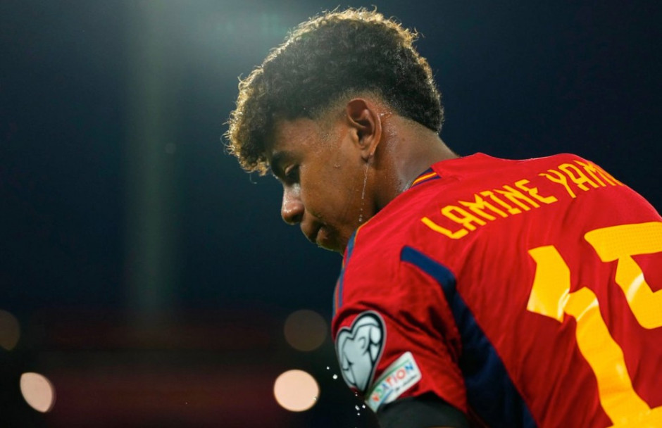 体操世青赛向伊娜平衡木折桂！中国4金3铜力压日美！位列奖牌榜第一