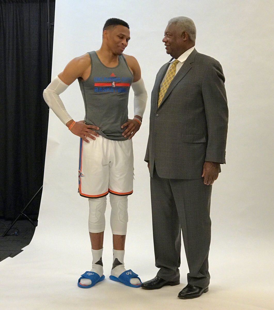 为什么现场记分牌显示击球离手初速