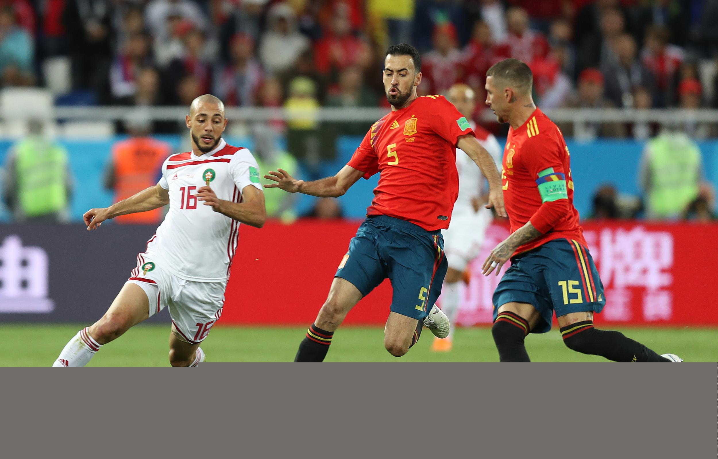 追求保罗，联手詹皇冲冠？湖人操作引爆联盟，字母哥也要加盟？