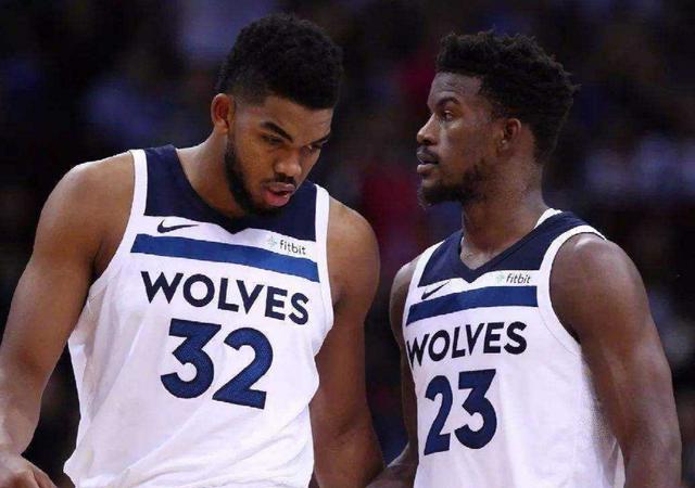 与对手二过一配合😂卢克曼突破助攻奥斯梅恩破门，太精彩了