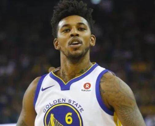 持球大核！康宁汉姆首节9分钟6中5贡献12分3助 正负值+2