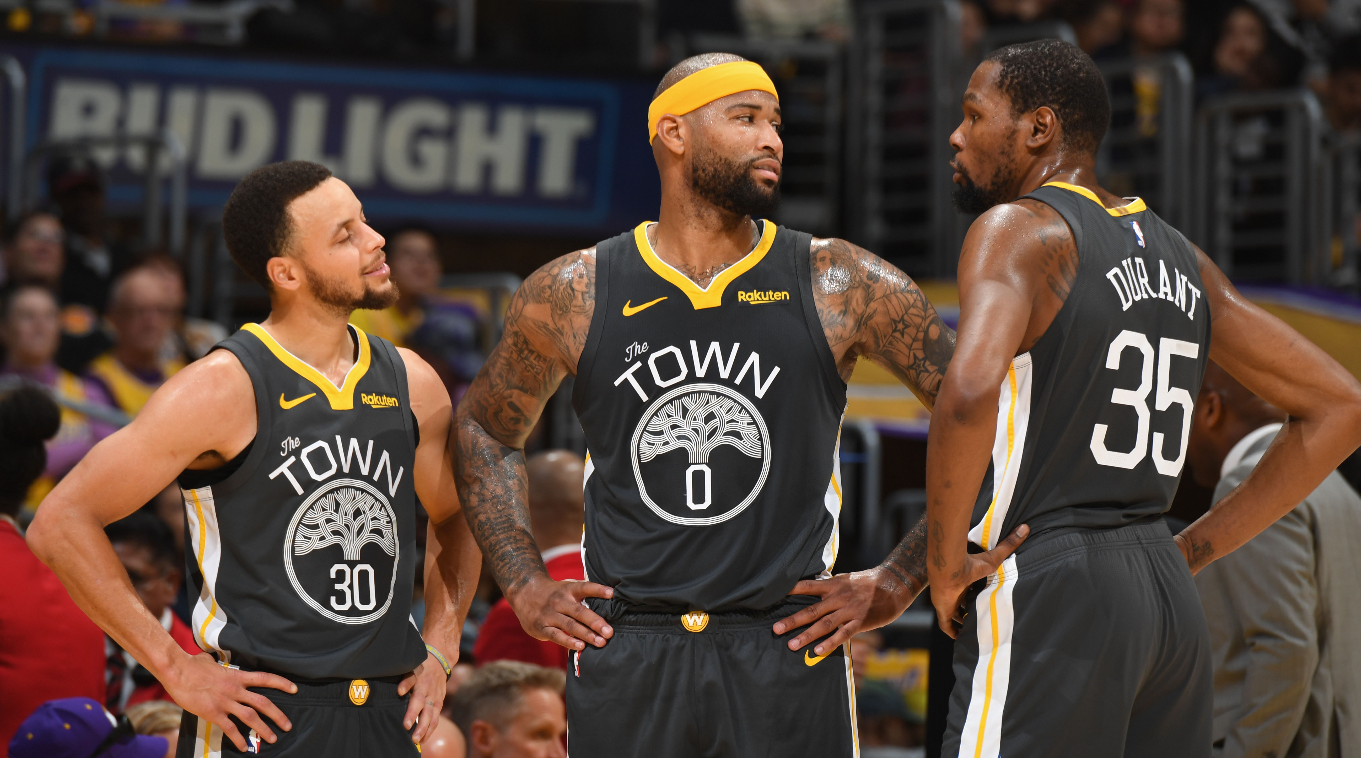 拒逆转！库里31+7+7，字母哥空砍34+10，一战看清三个事实：梅尔顿真香